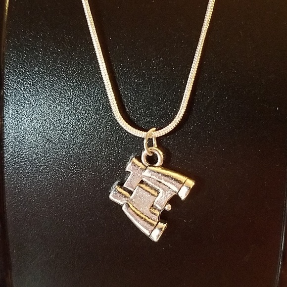 Binoculars Silver Tone Necklace 24" Travel Sightseeing - Picture 1 of 1